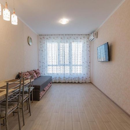 Уютная Квартира В Жк Острова Крижанівка Екстер'єр фото